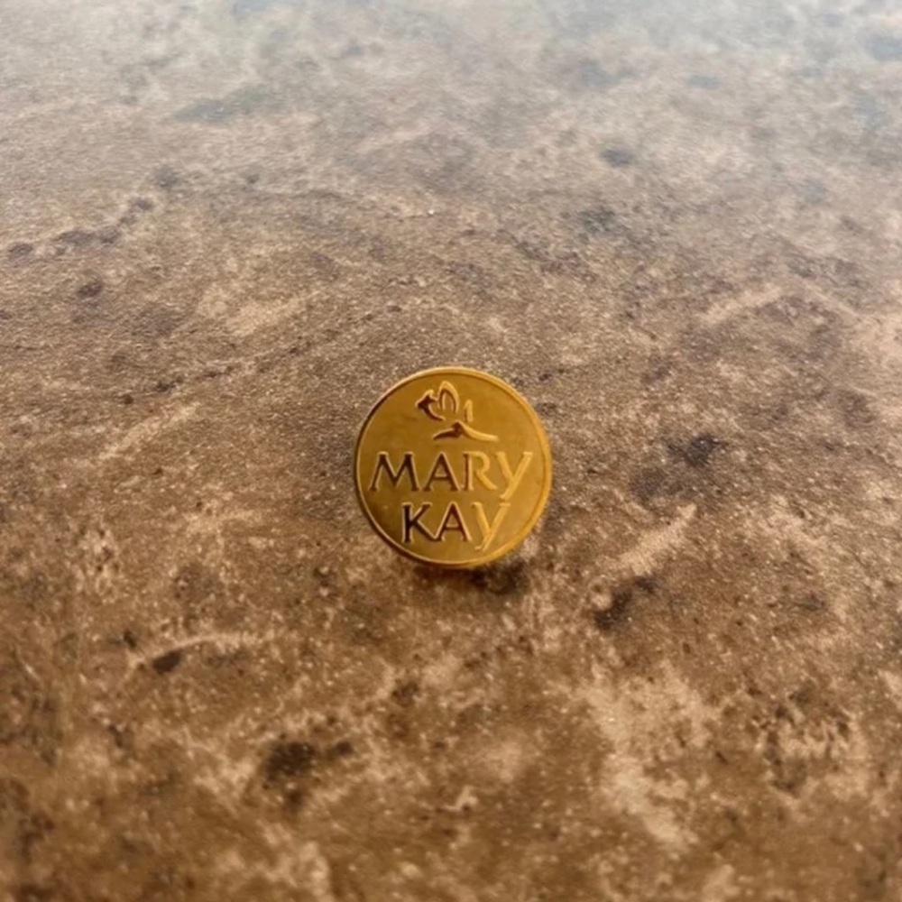 Mary Kay Gold Pin